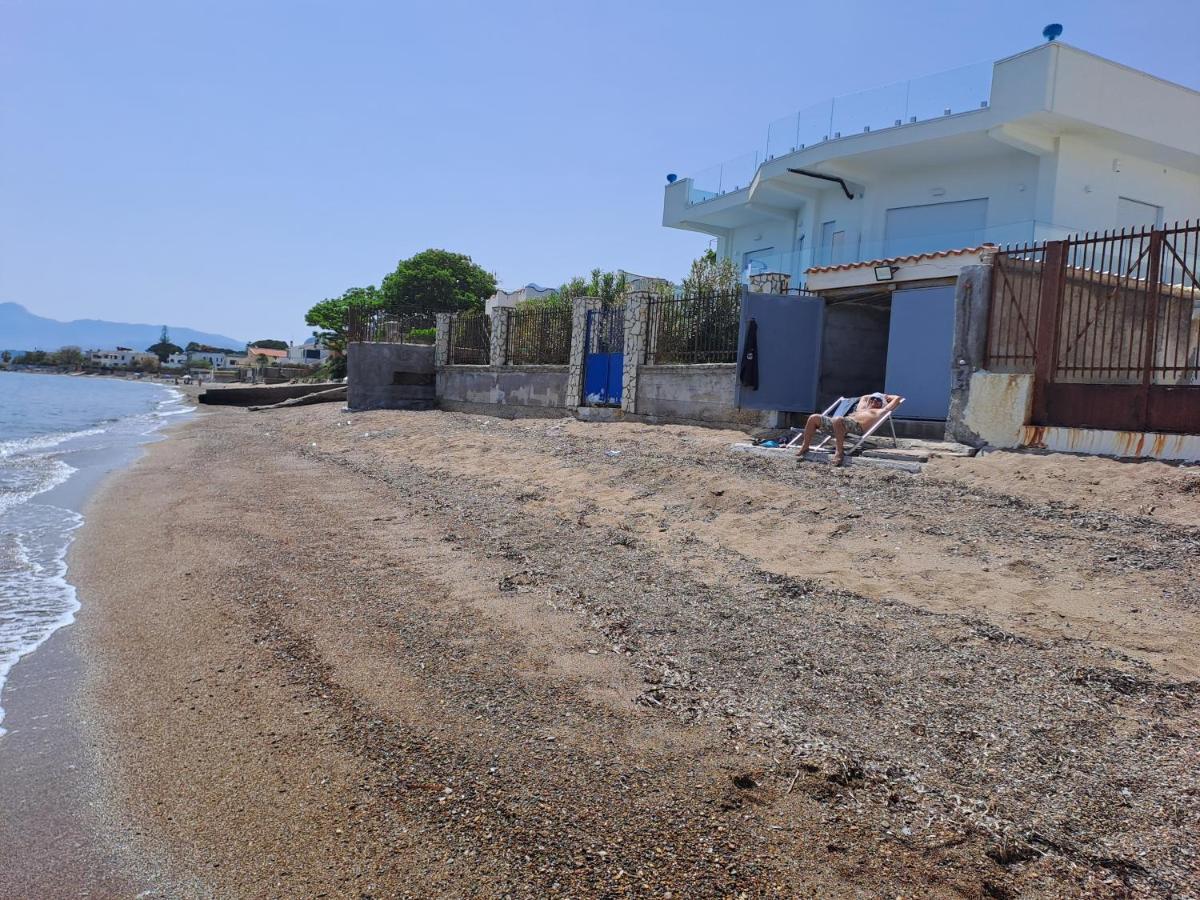 Blue Life, Sea-Luxury Rooms On The Beach Between Palermo And Cefalu' Casteldaccia Luaran gambar