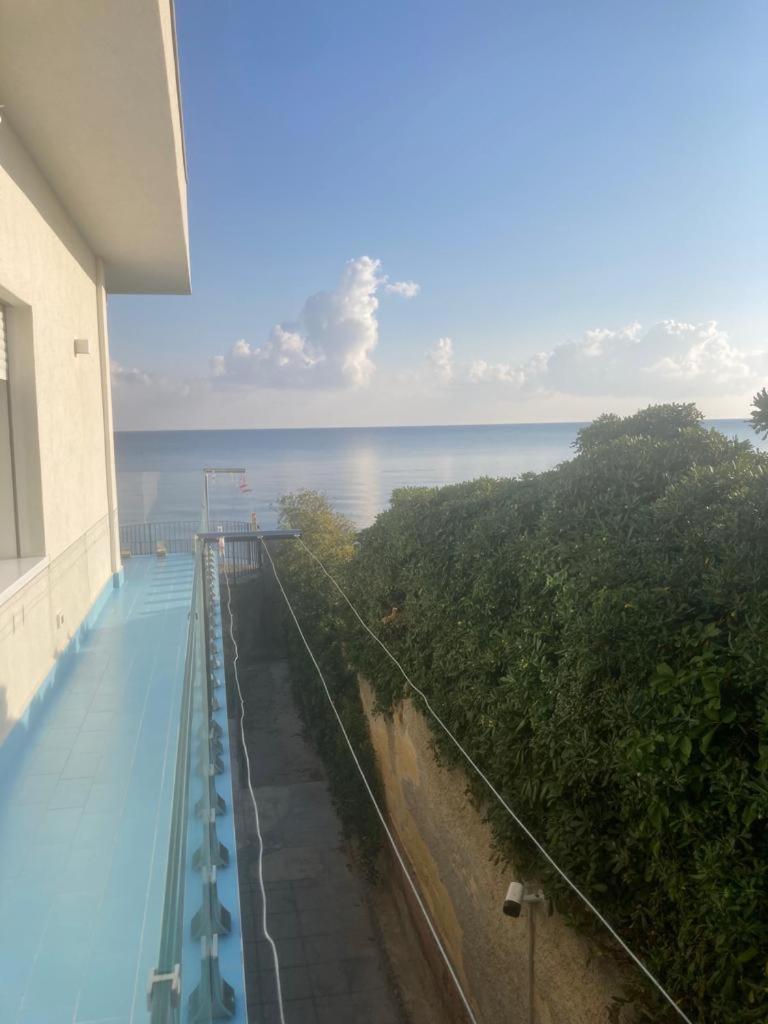 Blue Life, Sea-Luxury Rooms On The Beach Between Palermo And Cefalu' Casteldaccia Bilik gambar