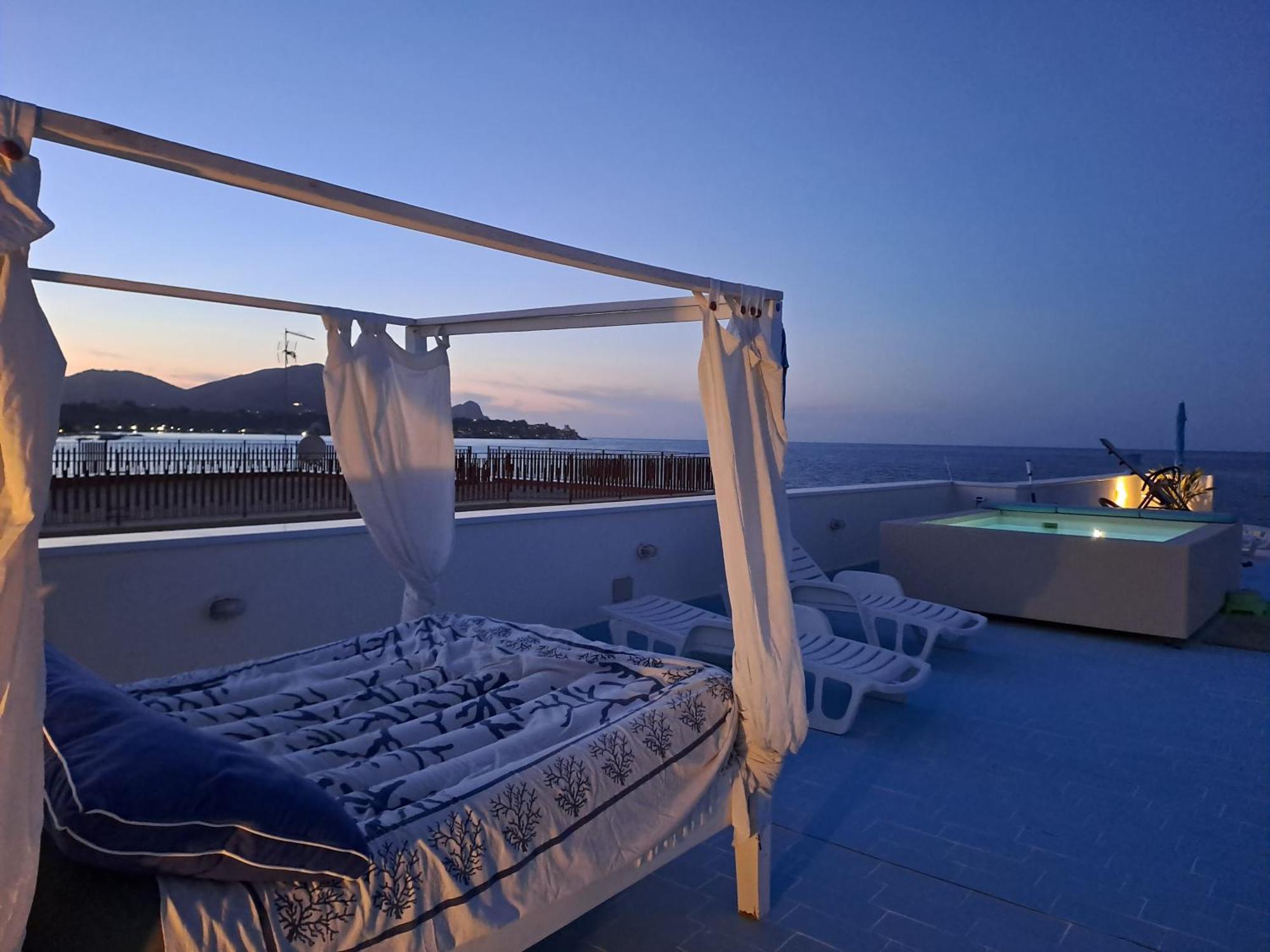 Blue Life, Sea-Luxury Rooms On The Beach Between Palermo And Cefalu' Casteldaccia Luaran gambar