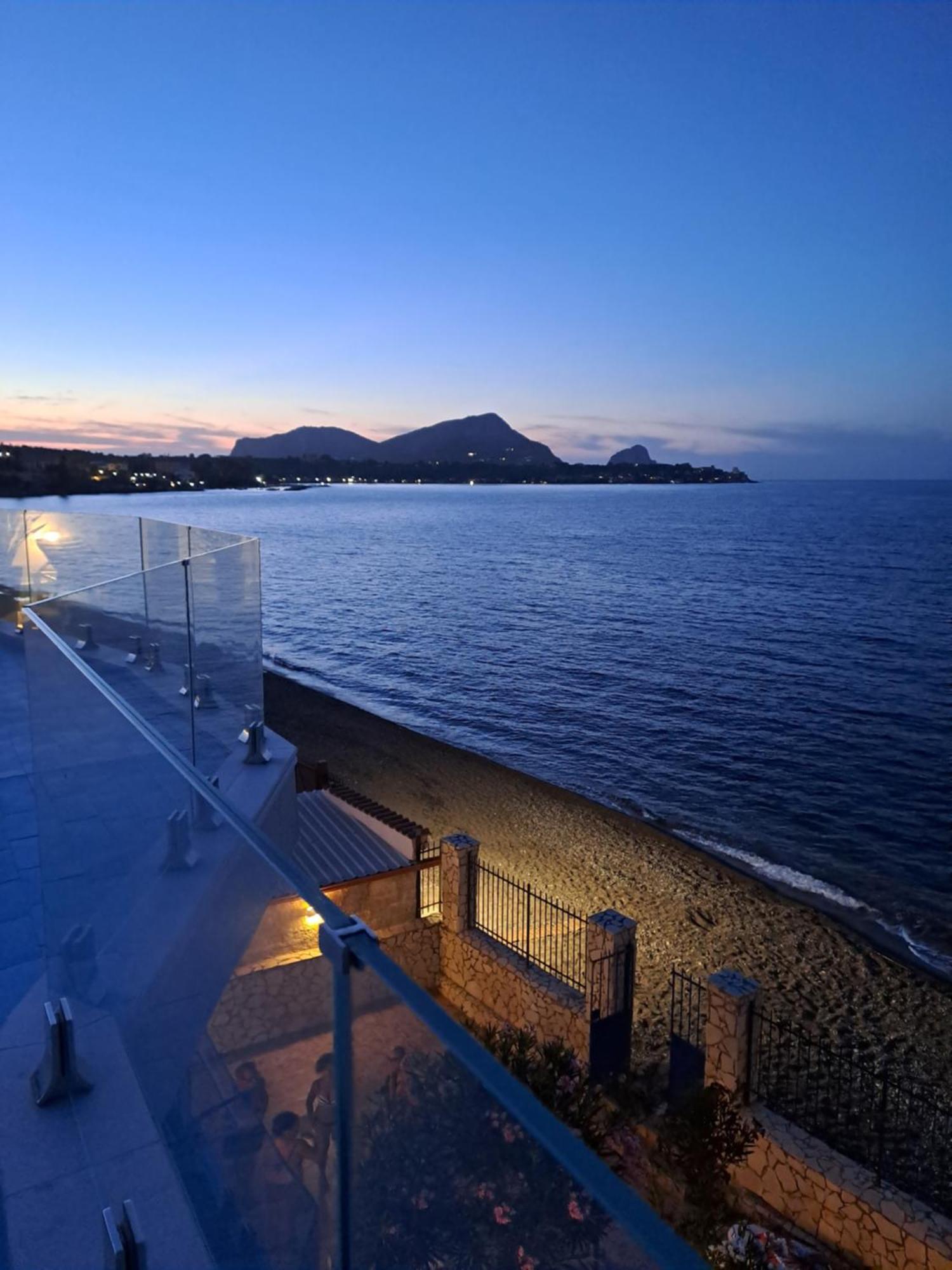 Blue Life, Sea-Luxury Rooms On The Beach Between Palermo And Cefalu' Casteldaccia Luaran gambar