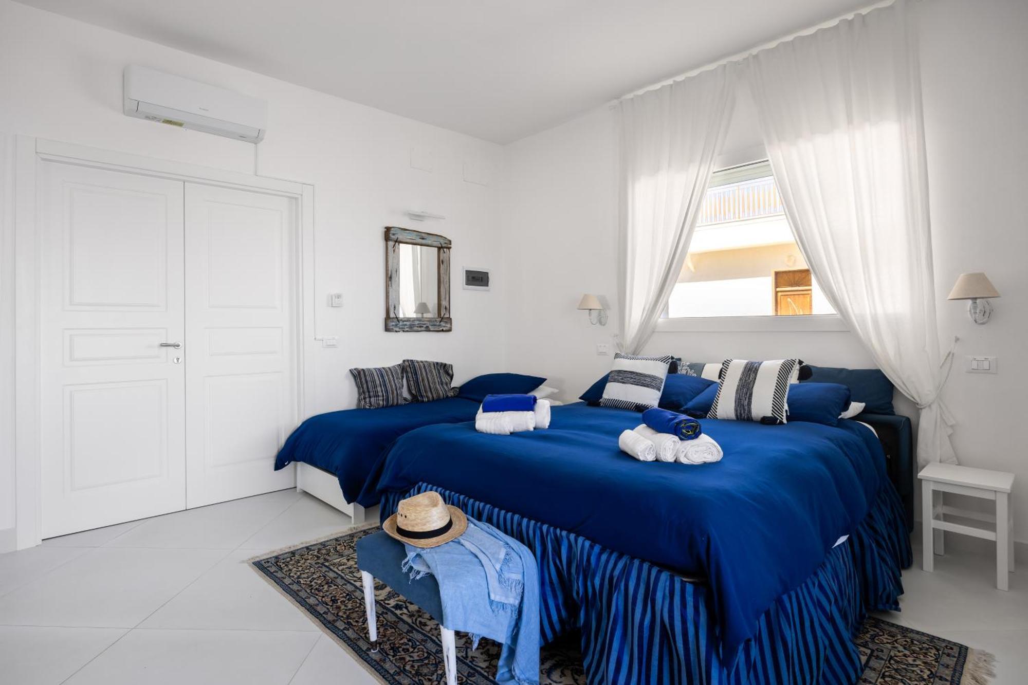 Blue Life, Sea-Luxury Rooms On The Beach Between Palermo And Cefalu' Casteldaccia Bilik gambar